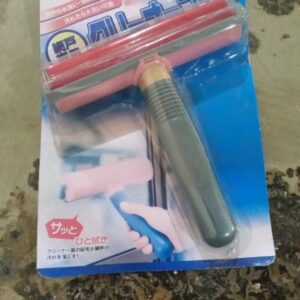 0b520d5b 4a89 48bc 97ed df844b09fef9 - Plastic Handle Lint Hair Dust Remover Brush (1 Pc) - DsonMart - 1